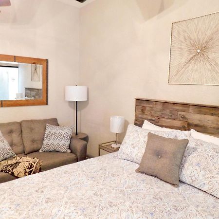 Budget Friendly Condo Within Walking Distance To The Beach! Gulf Shores Luaran gambar