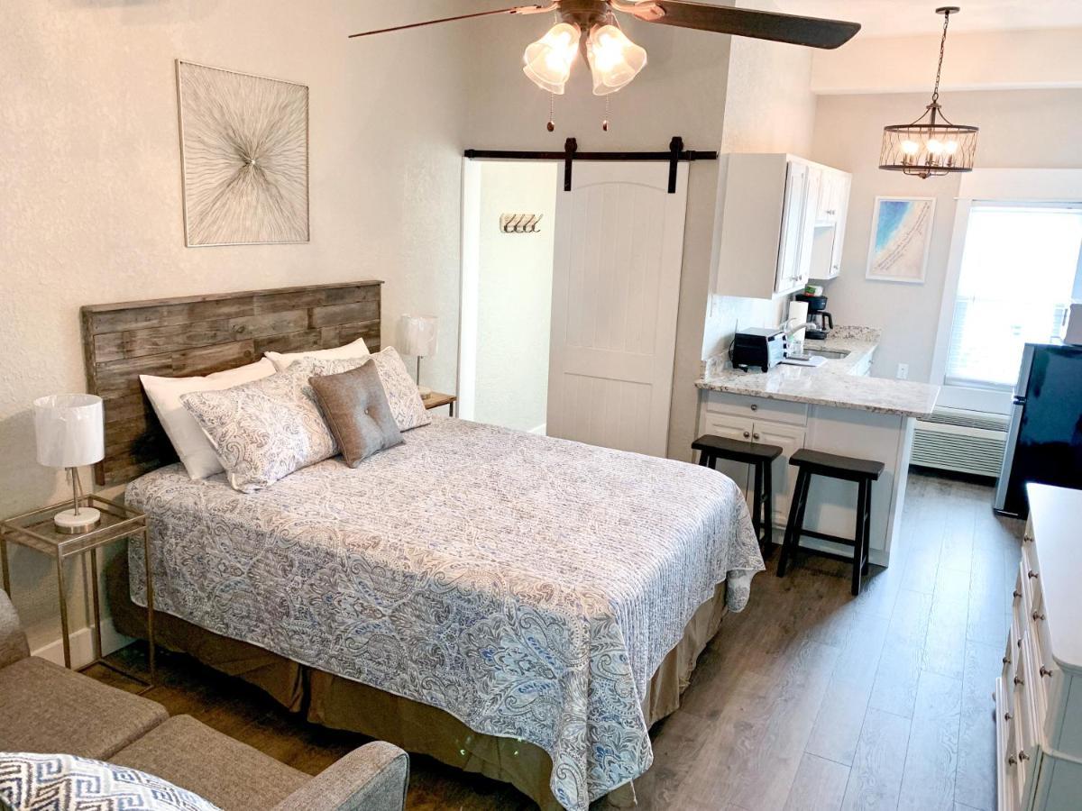 Budget Friendly Condo Within Walking Distance To The Beach! Gulf Shores Luaran gambar