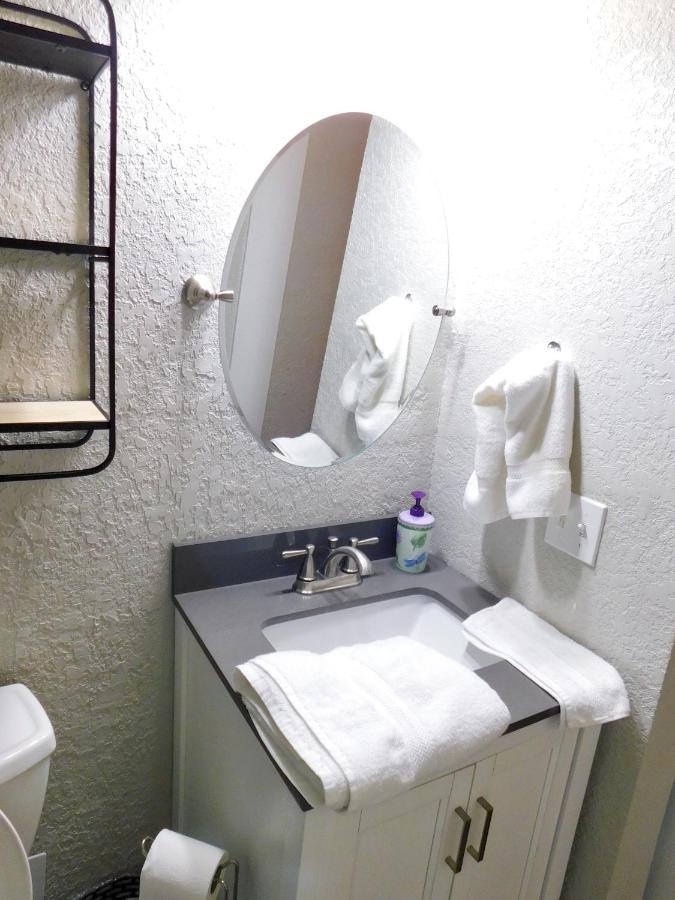 Budget Friendly Condo Within Walking Distance To The Beach! Gulf Shores Luaran gambar