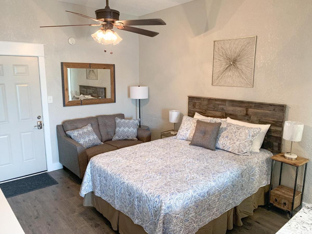 Budget Friendly Condo Within Walking Distance To The Beach! Gulf Shores Luaran gambar