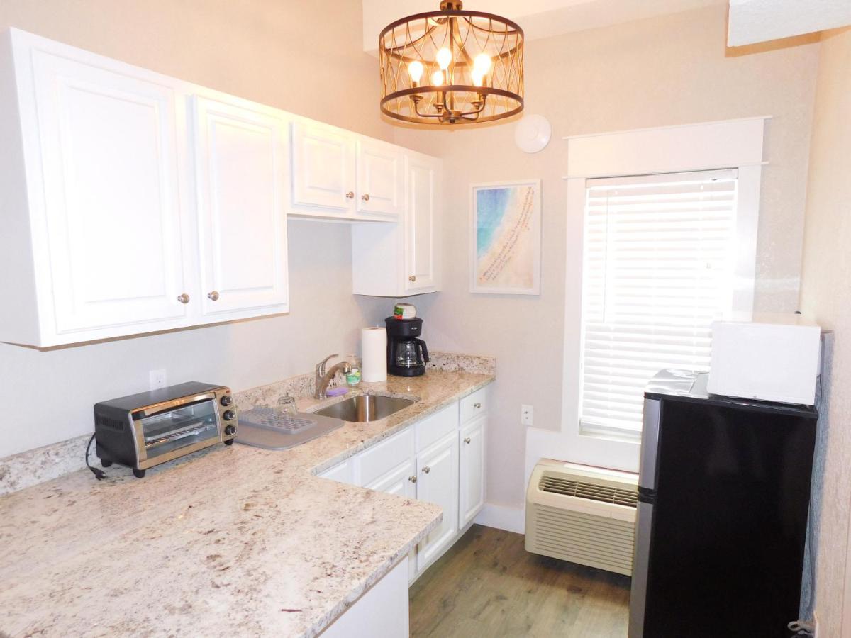 Budget Friendly Condo Within Walking Distance To The Beach! Gulf Shores Luaran gambar
